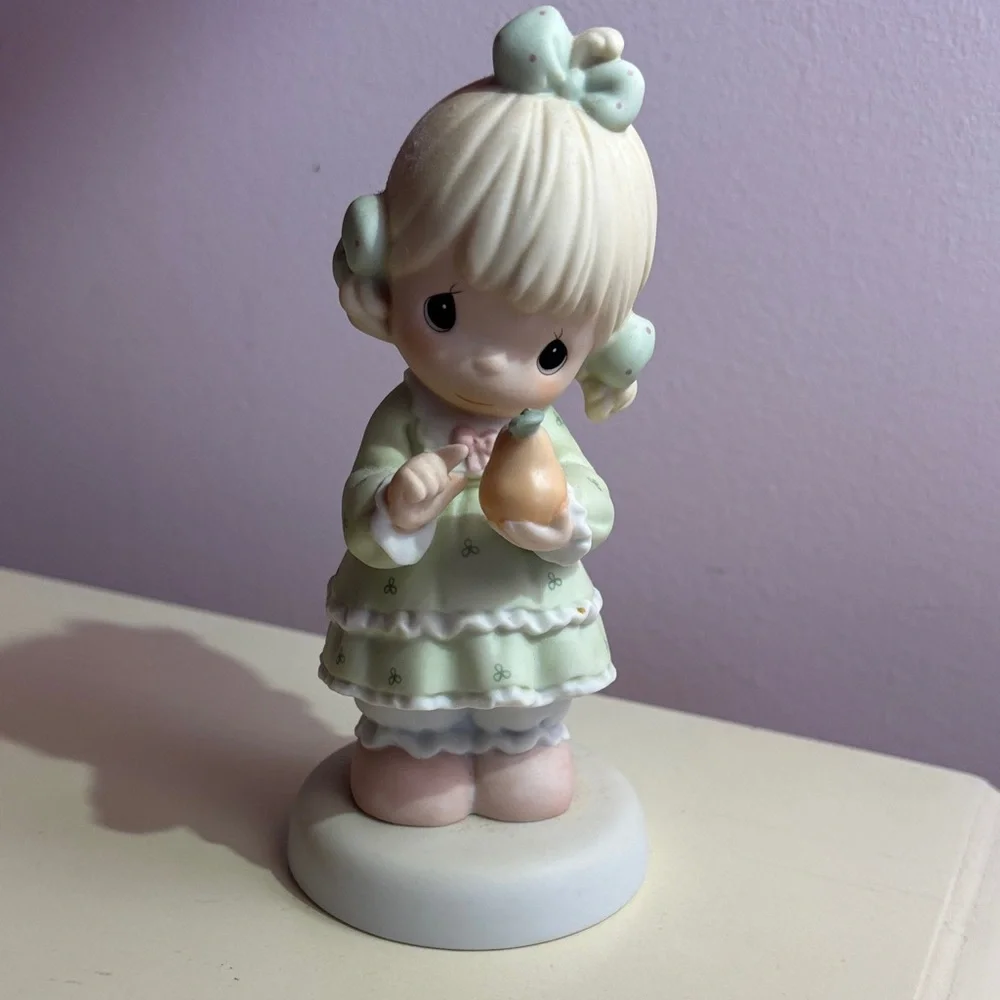 Precious Moments Pastel Figurine Shelf Set